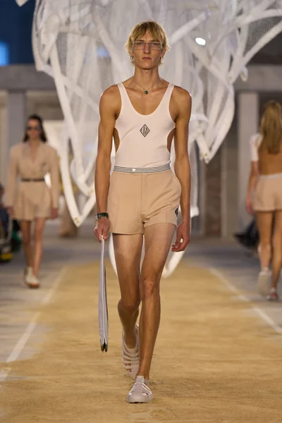 Look 5